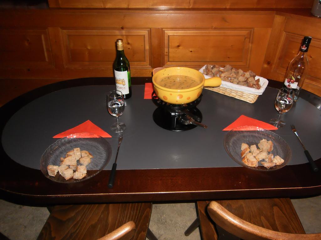 Casa Job - Gasthaus - Sauna, Whirlpool - Trun Esterno foto
