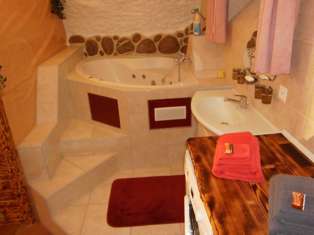 Casa Job - Gasthaus - Sauna, Whirlpool - Trun Esterno foto